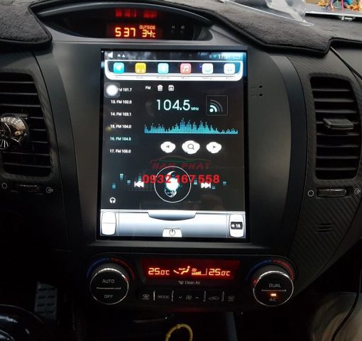 Lắp màn hình Tesla cho Kia Cerato