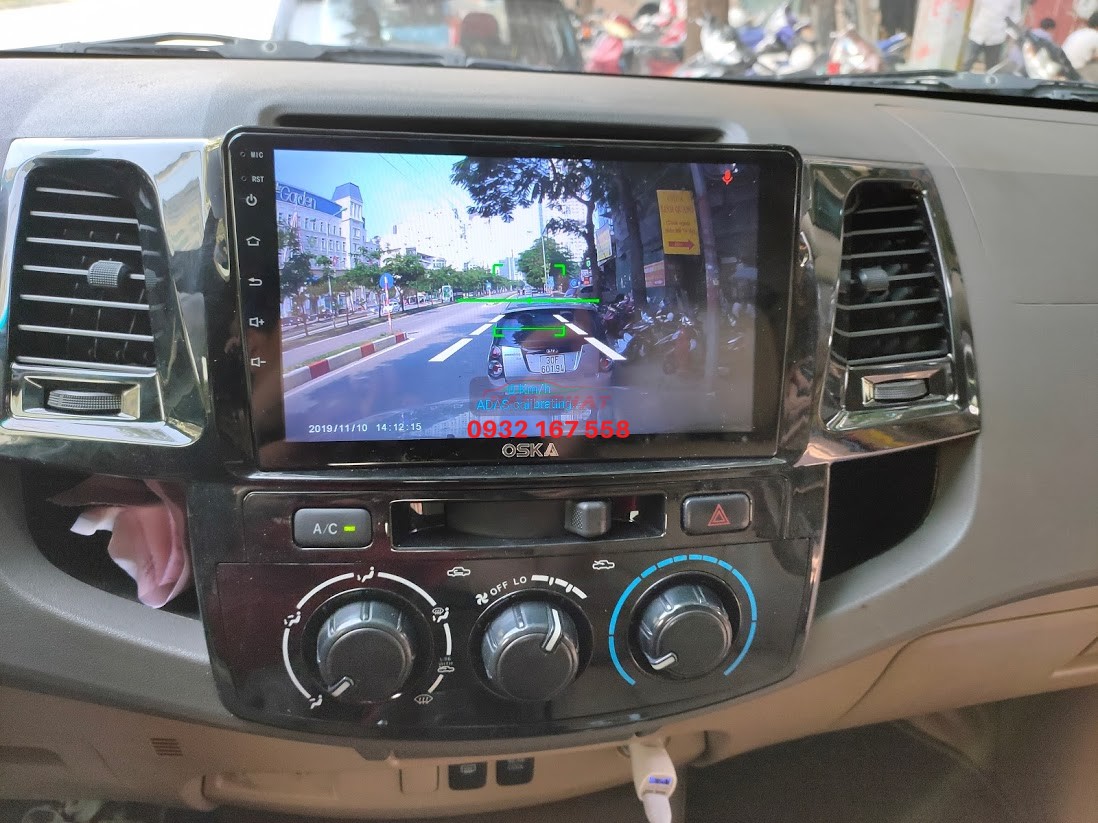 Lắp màn hình Android cho Toyota Hilux