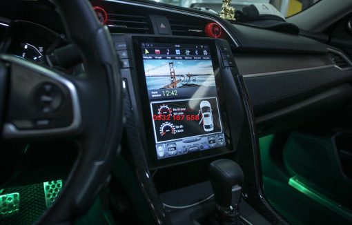 Lắp màn hình Tesla cho Honda Civic