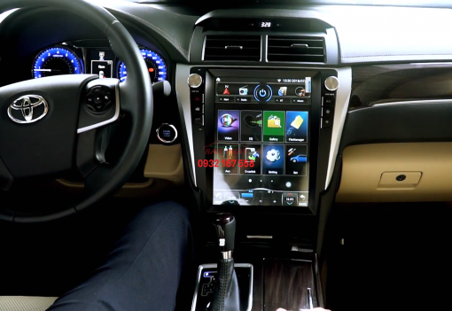 Lắp màn hình Tesla cho Toyota Camry